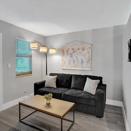 Rustic Retreats Beachy 1Br For 4 Guests In The Heart Of Fort Lauderdale